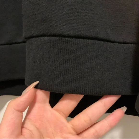 Givenchy sweater - Picture 3 of 8